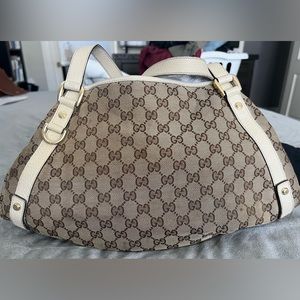 Gucci Monogram GG Logo Abbey D Ring Tote Handbag
Canvas Leather Beige Ivory